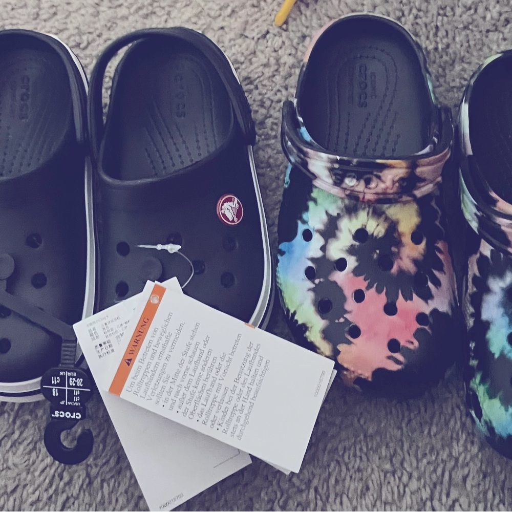 Children’s Crocs (toddler 11)